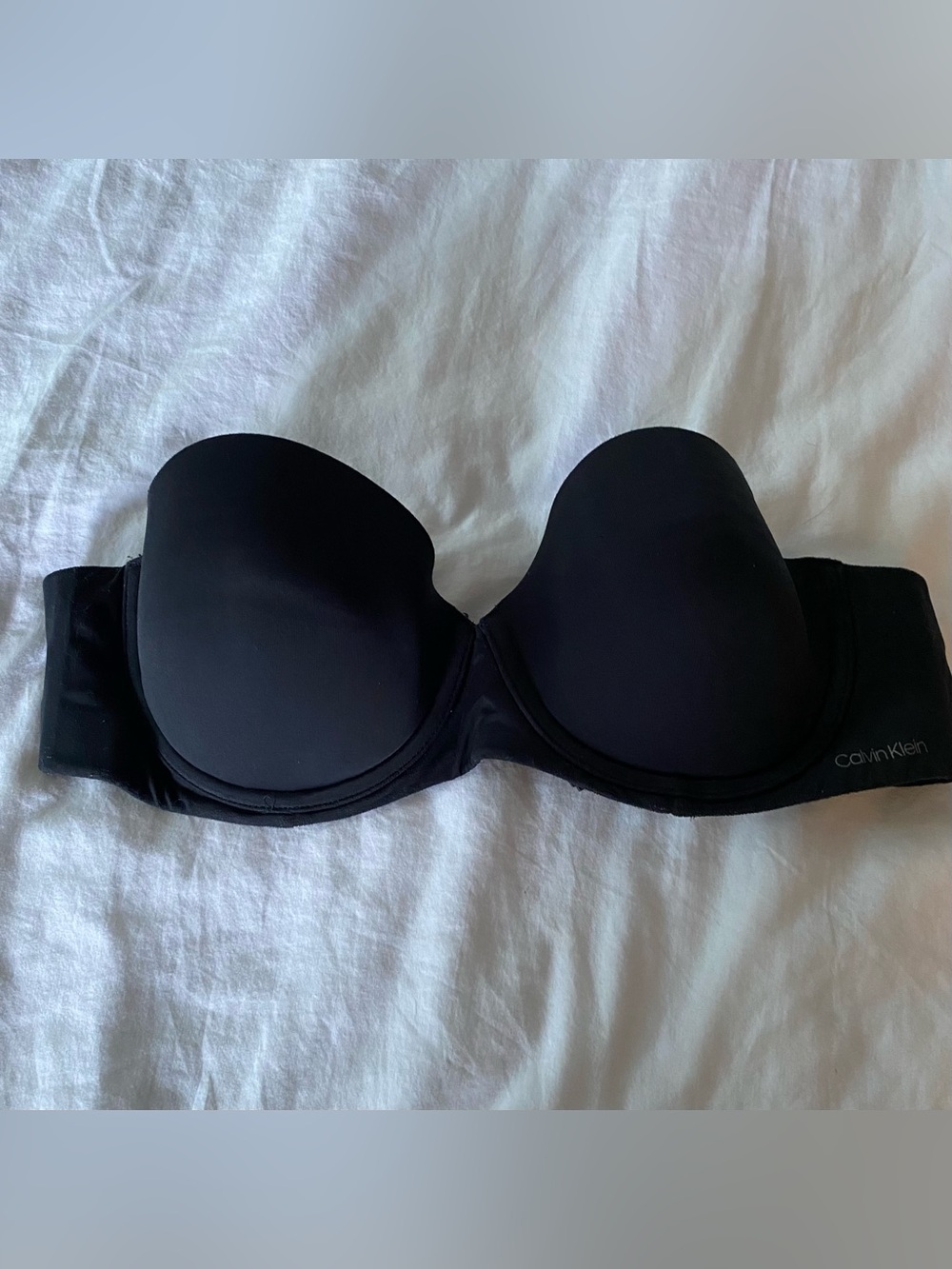 Calvin Klein Strapless Bra Women’s 46B Lined Underwired Push Up Black Classic